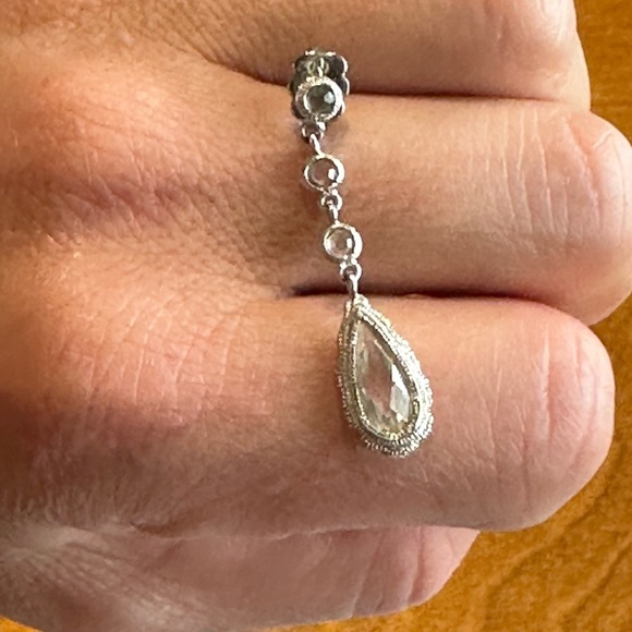 Crystal drop silver earrings - Picture 3 of 3